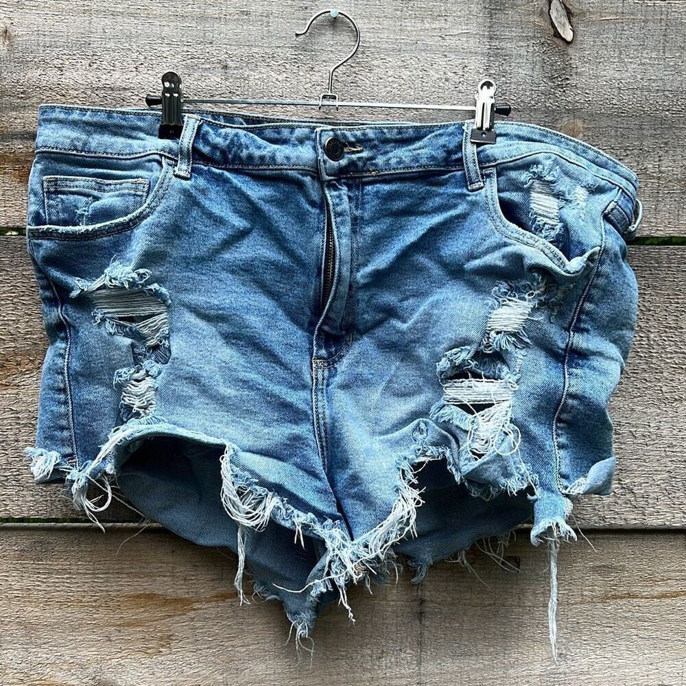 Ms. Cello Women's Five Pocket Distressed Denim Cut Off Short Size 3X